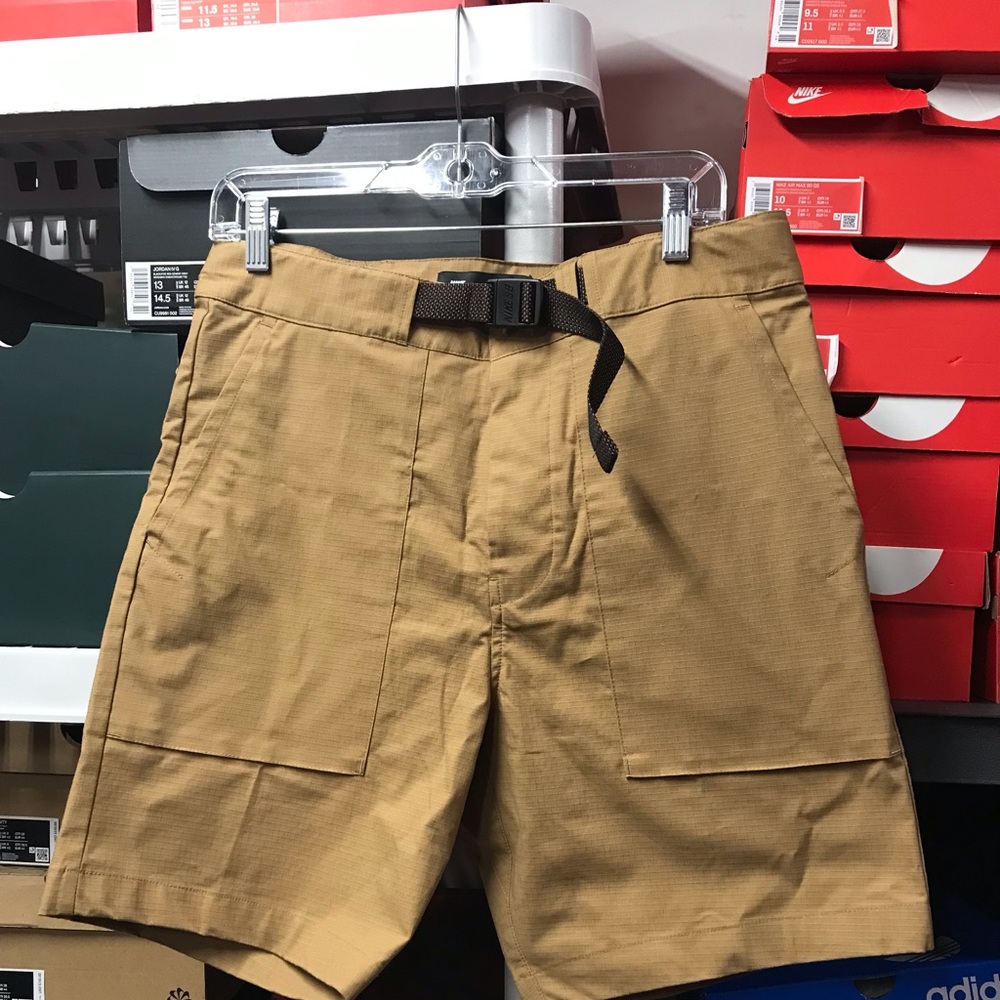 New Nike SB Ripstop Shorts in Tan Khaki